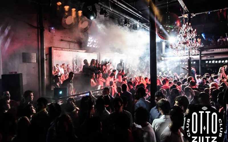 Discover the nightlife of Barcelona with only one ticket. Get unlimited access to 24 nightclubs and visit the greatest parties at Otto Zutz