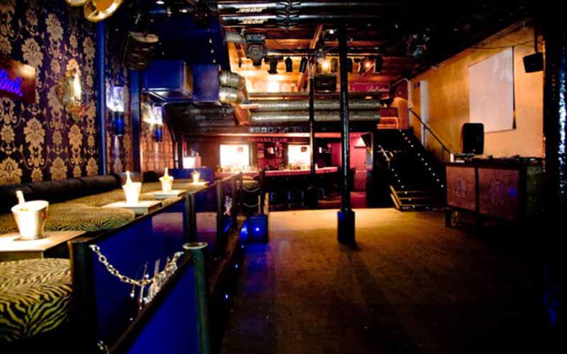 Discover the nightlife of Barcelona with only one ticket. Get unlimited access to 24 nightclubs and visit the greatest parties at Otto Zutz