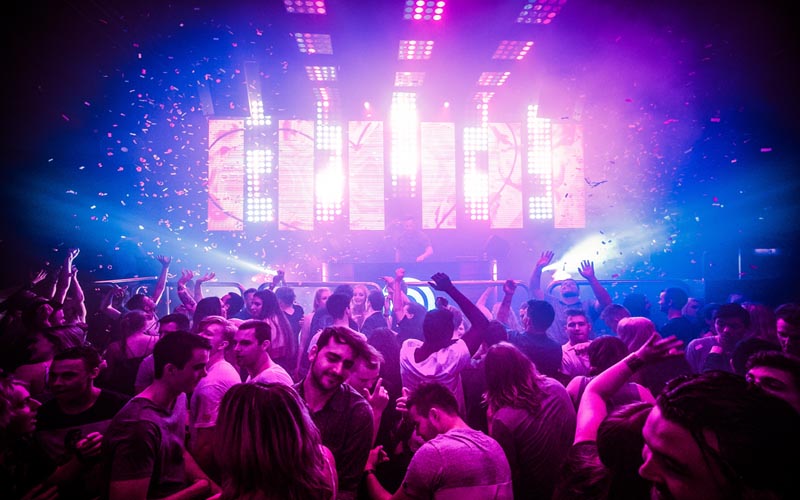 On this picture partying people of Nightclub Hyde are shown
