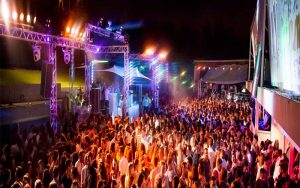 Discover the nightlife of Barcelona with only one ticket. Get unlimited access to 24 nightclubs and visit the greatest parties at Aire Barcelona